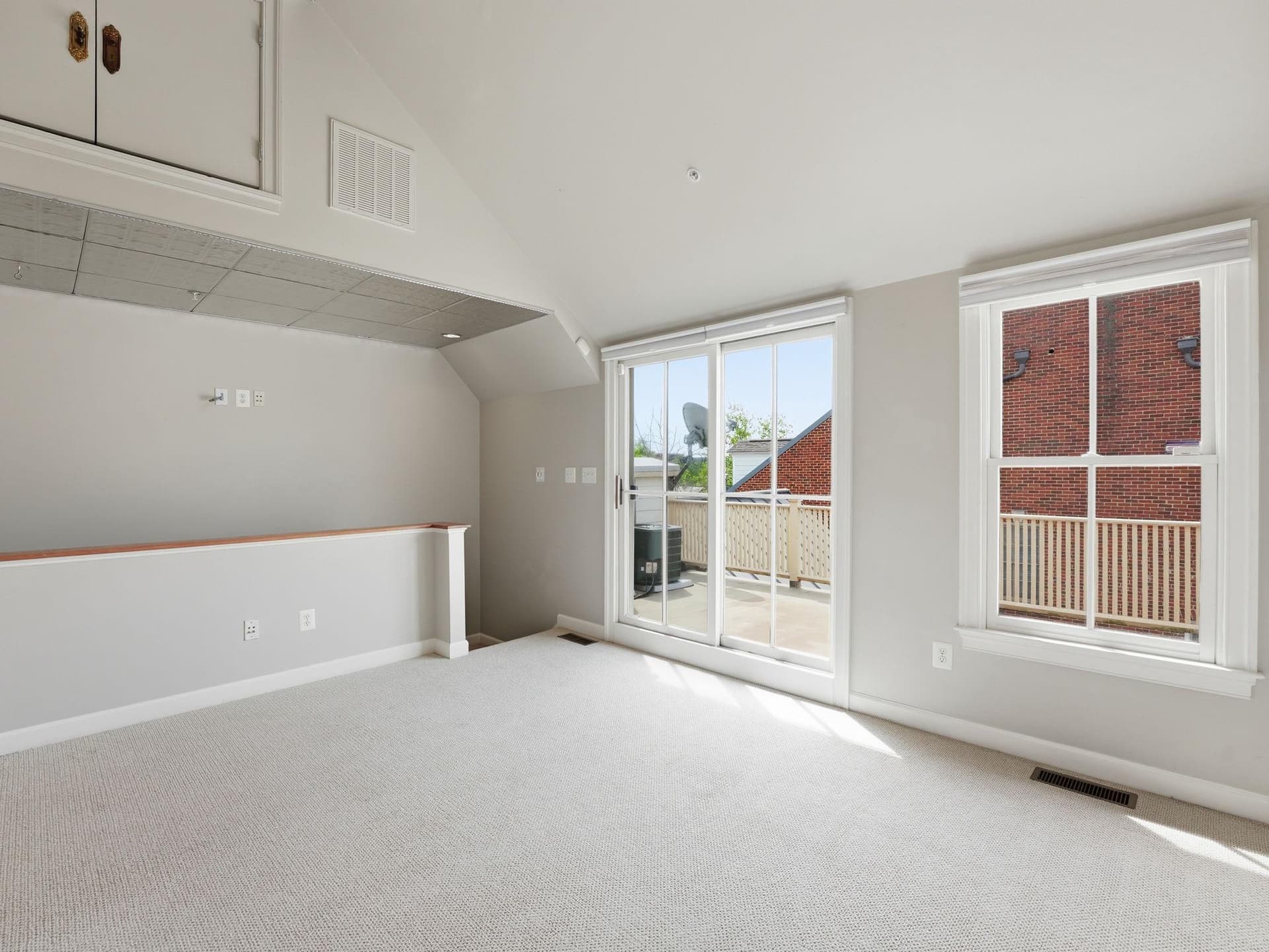 402 Oronoco Street photo 33