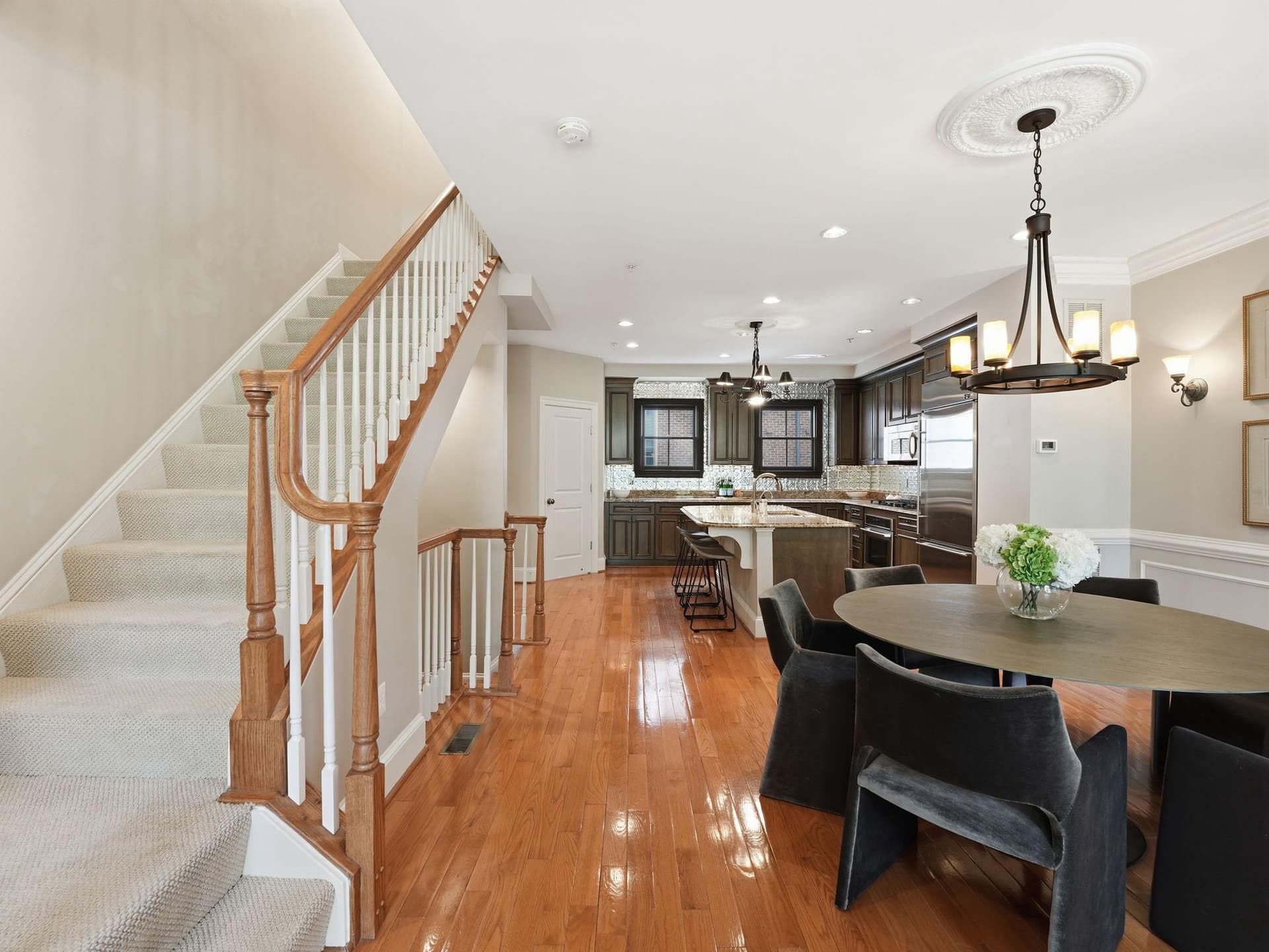 402 Oronoco Street photo 5