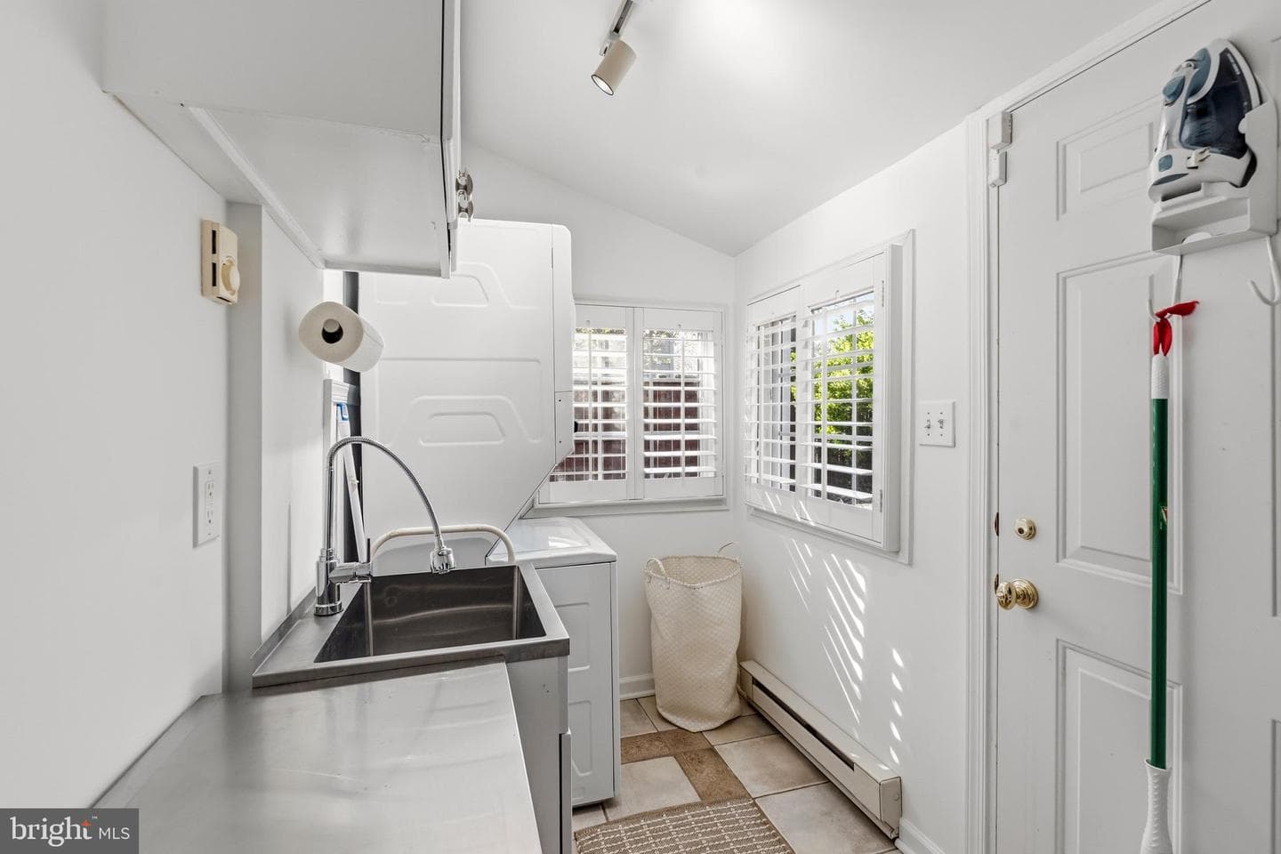 402 Skyhill Road photo 16
