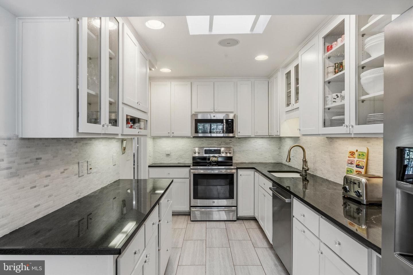 402 Skyhill Road photo 8