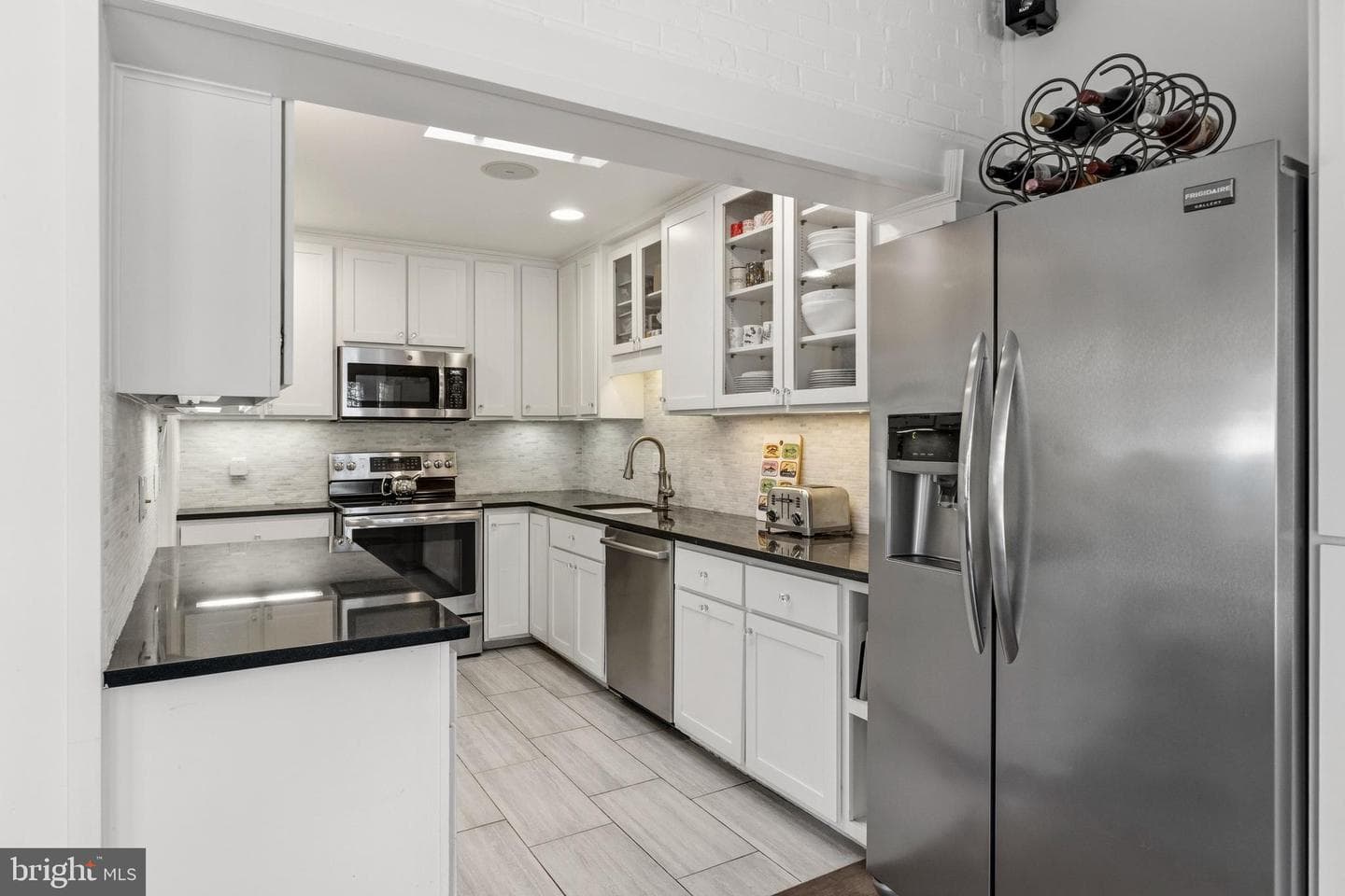 402 Skyhill Road photo 9