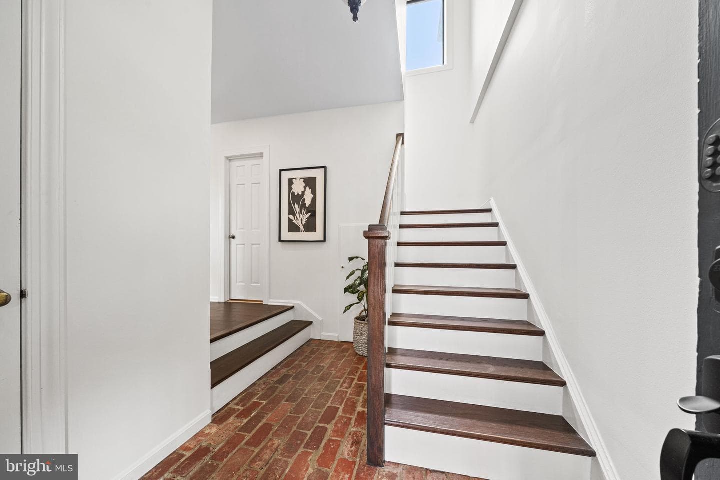 228 S Alfred Street S photo 4