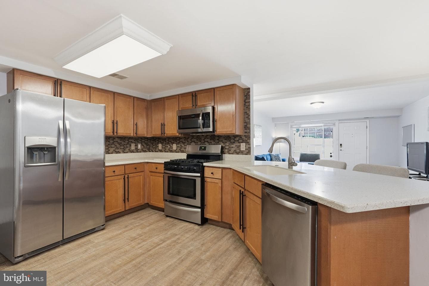 1603 N Van Dorn St photo 3