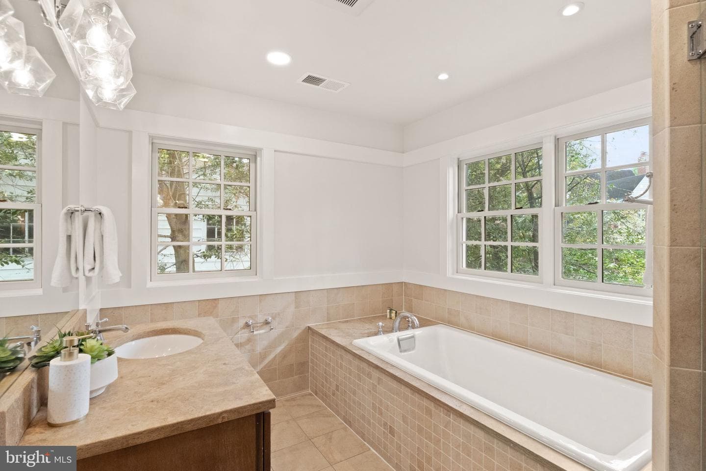 319 Kentucky Avenue photo 32