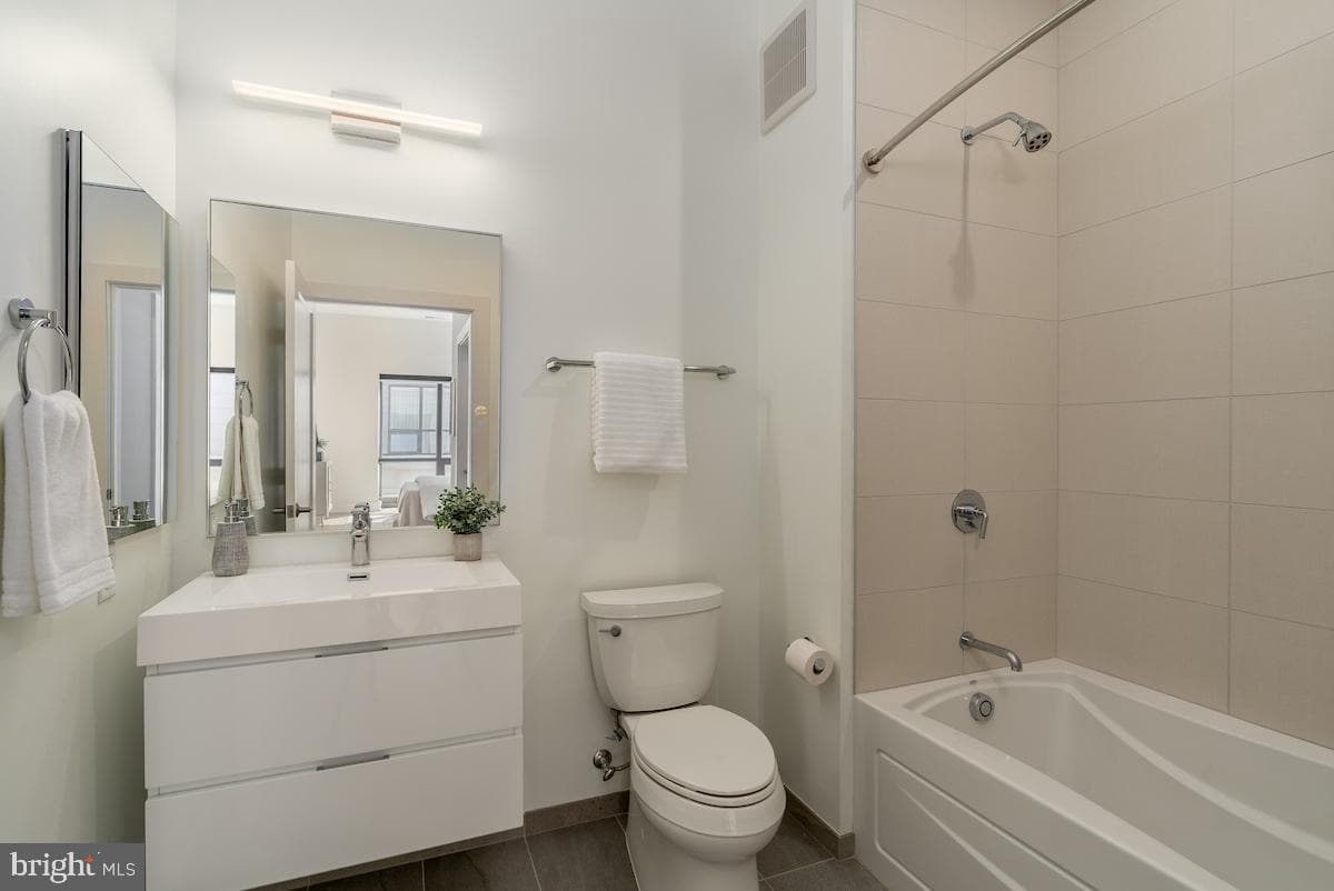 737 Swann Avenue #602 photo 23