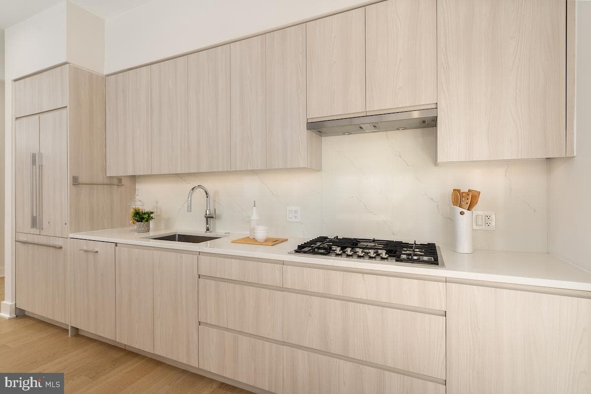 737 Swann Avenue #602 photo 6