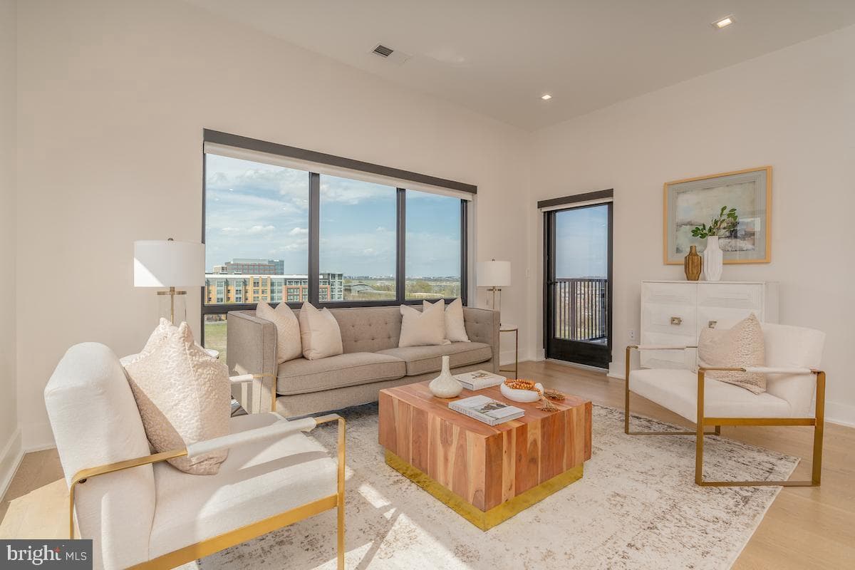 737 Swann Avenue #602 photo 9