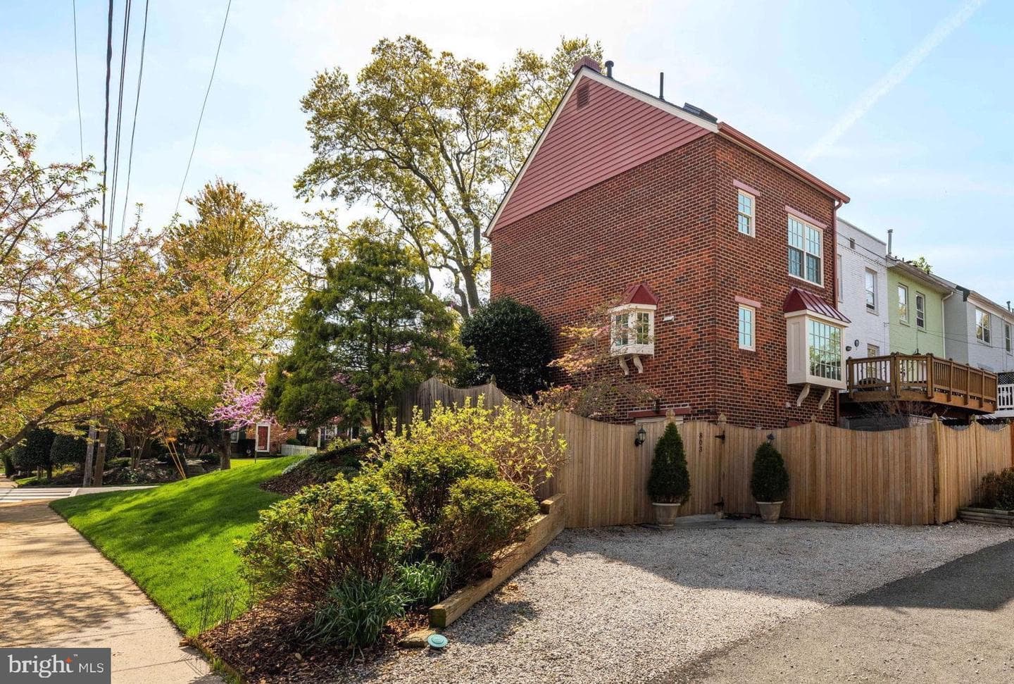 803 Green Street photo 3