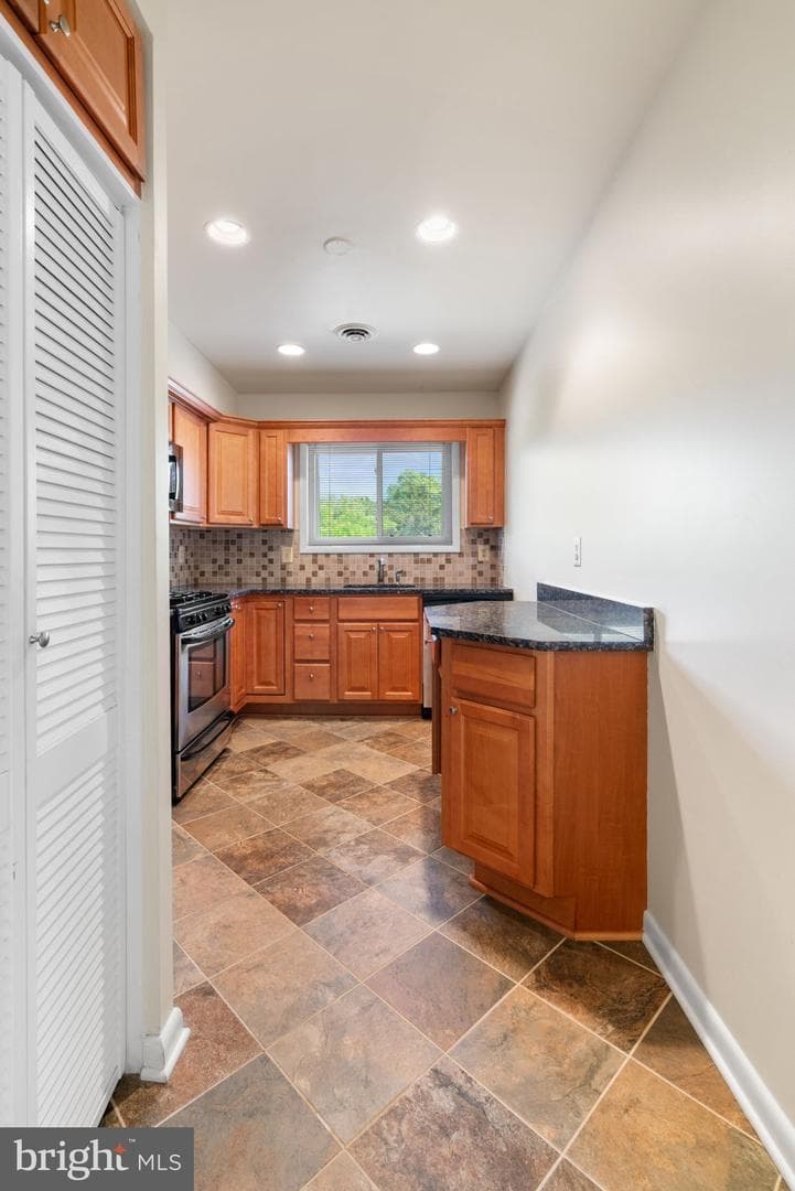 205 Skyhill Road #8 photo 17