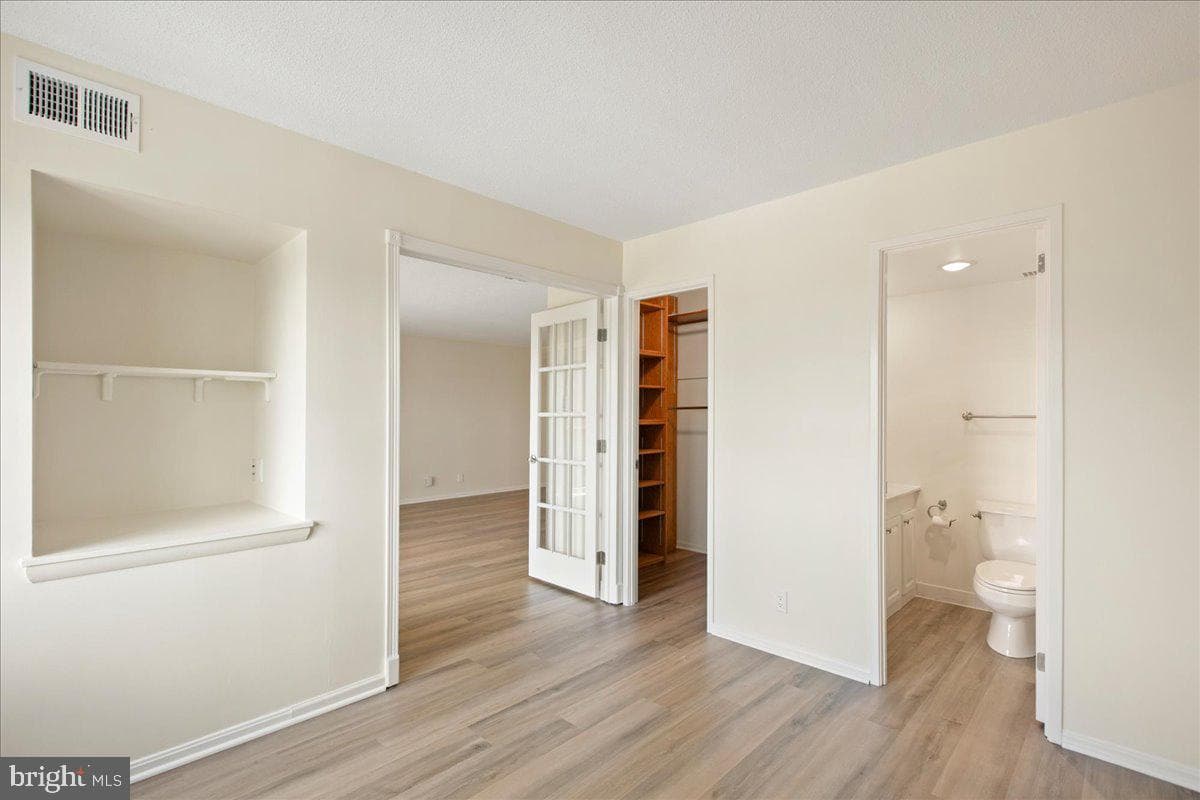 205 Yoakum Parkway #817 photo 19