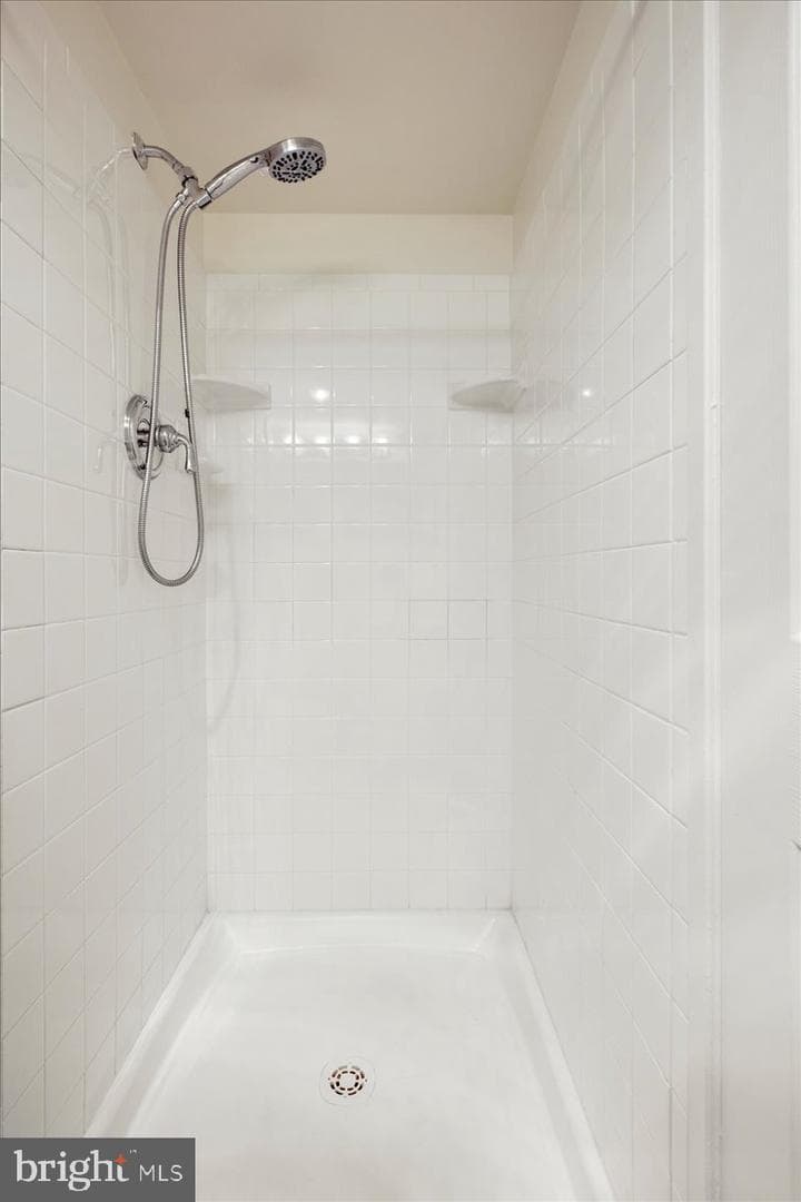 205 Yoakum Parkway #817 photo 21