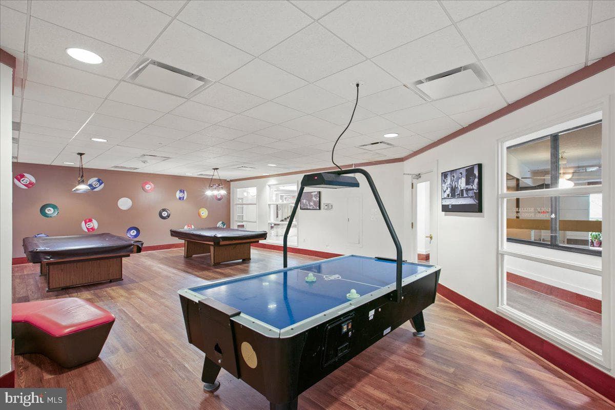 205 Yoakum Parkway #817 photo 29