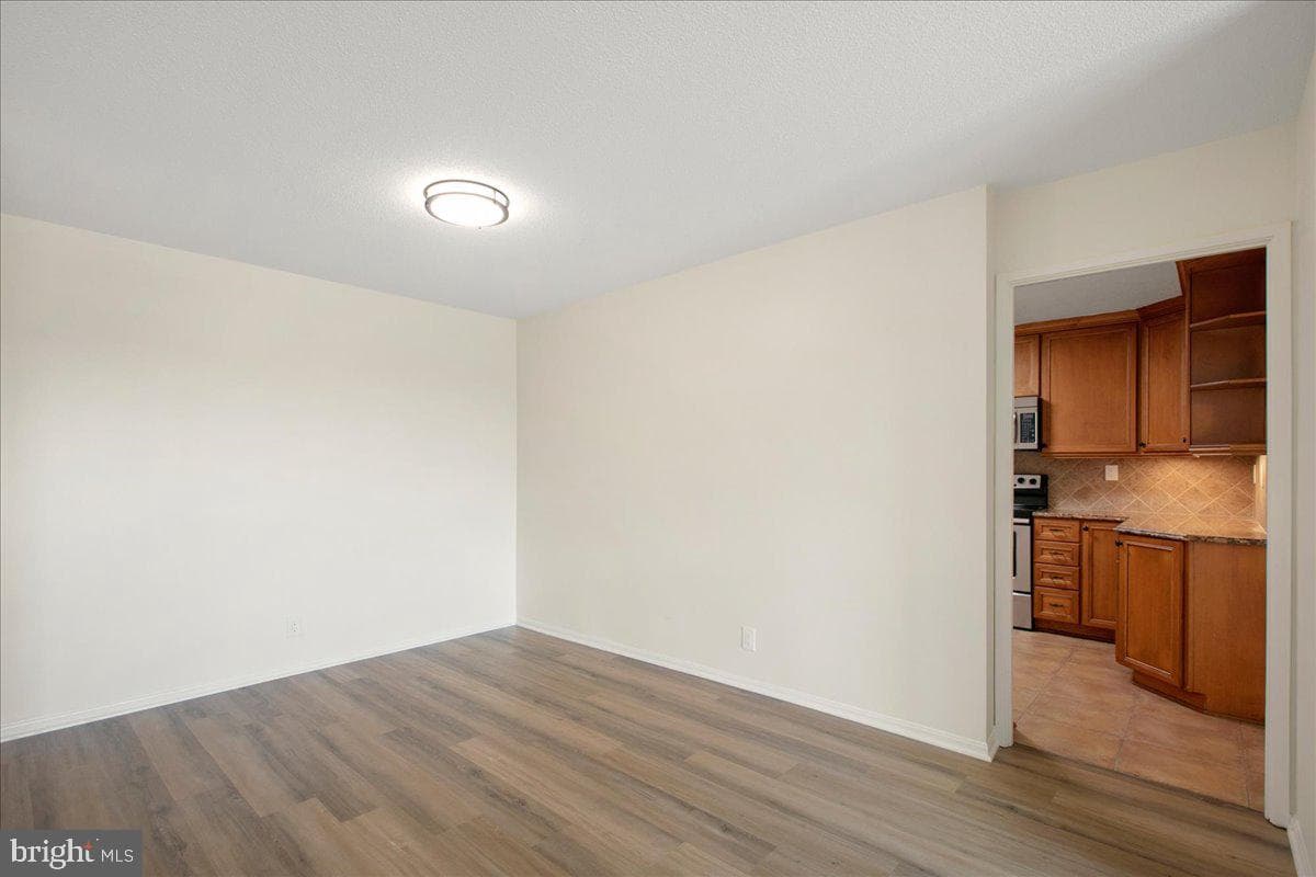 205 Yoakum Parkway #817 photo 8