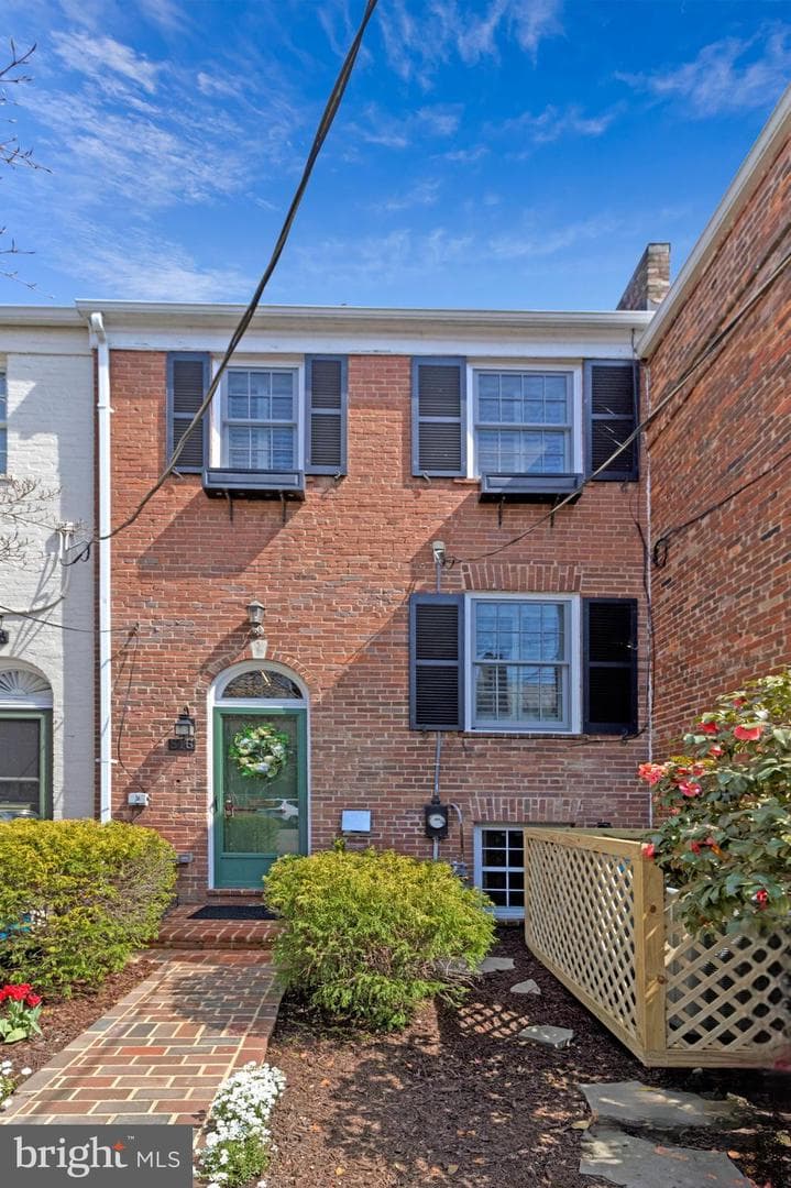816 S Pitt St photo 81
