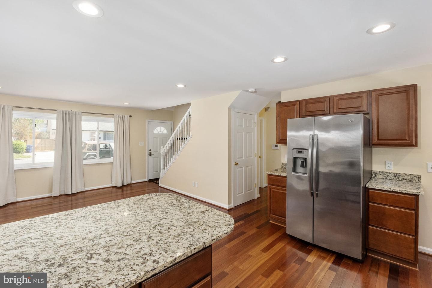 108 N Gladden Street photo 14
