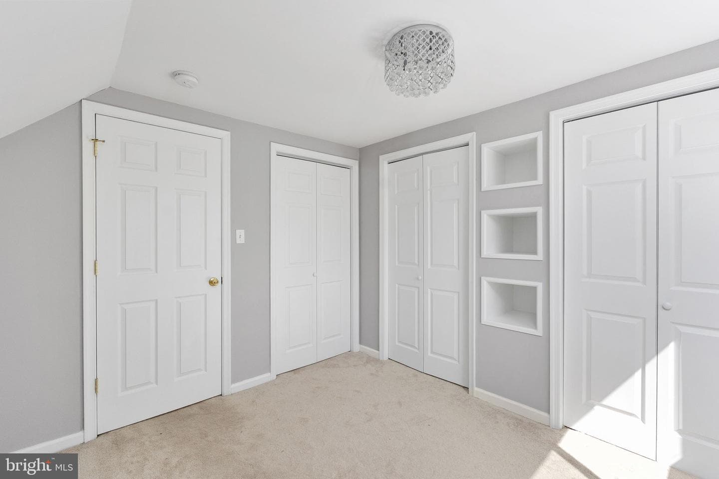 108 N Gladden Street photo 23