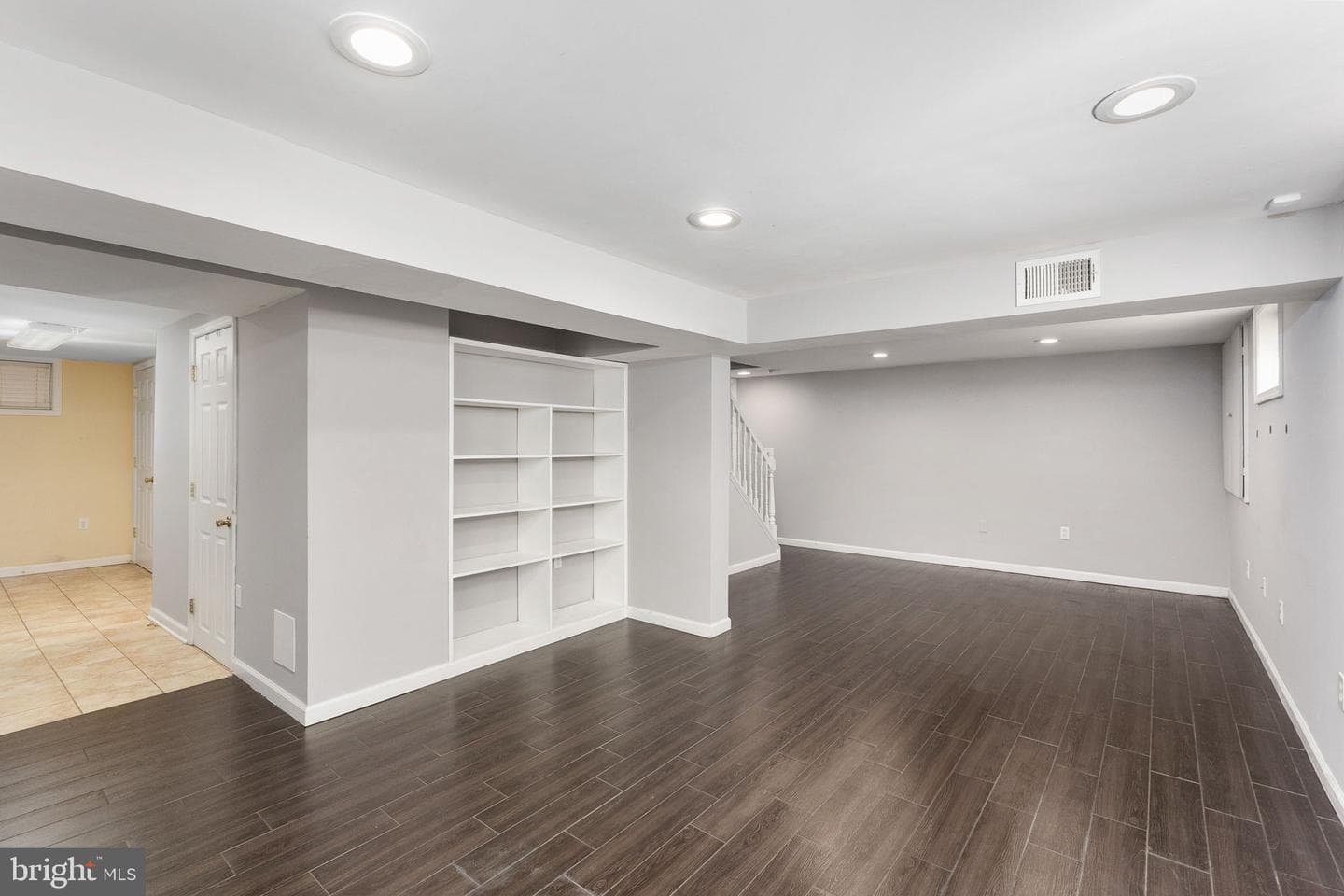 108 N Gladden Street photo 31