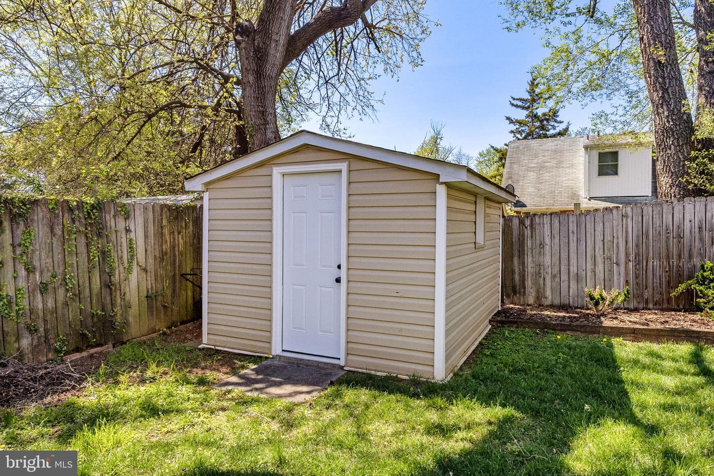 108 N Gladden Street photo 43