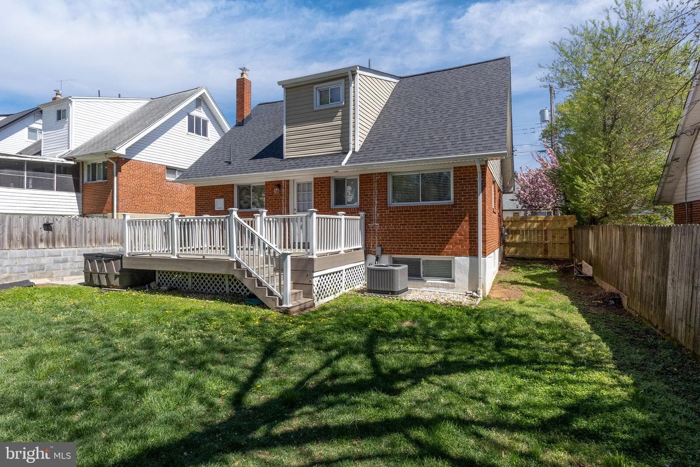 108 N Gladden Street photo 45
