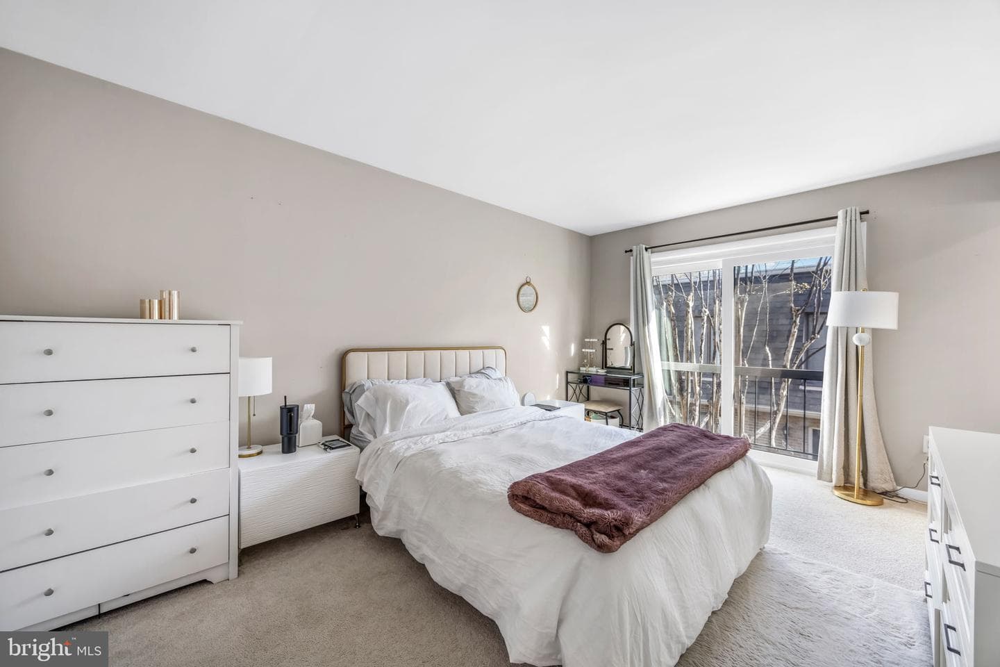 1689 Kenwood Avenue photo 22