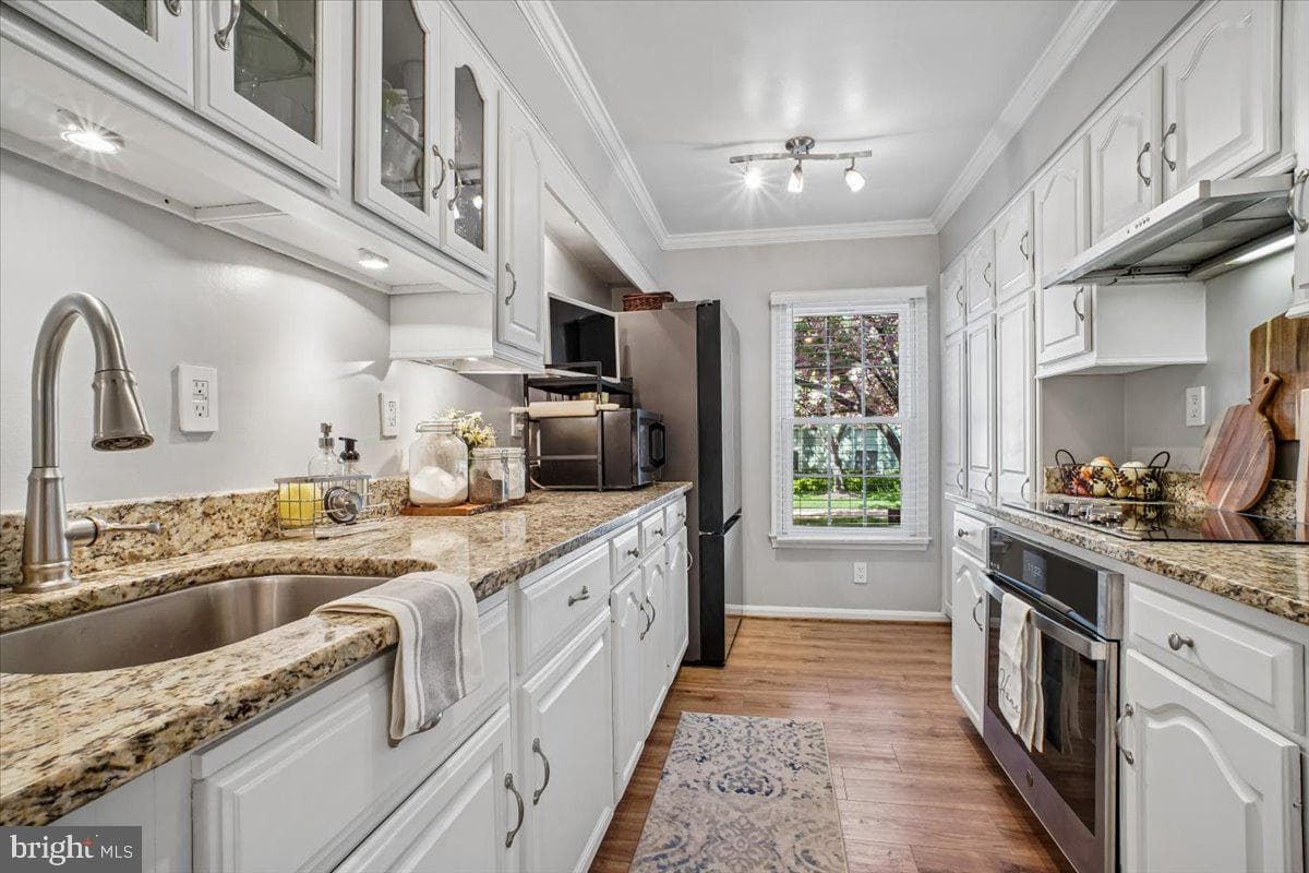 1014 N Royal Street photo 10