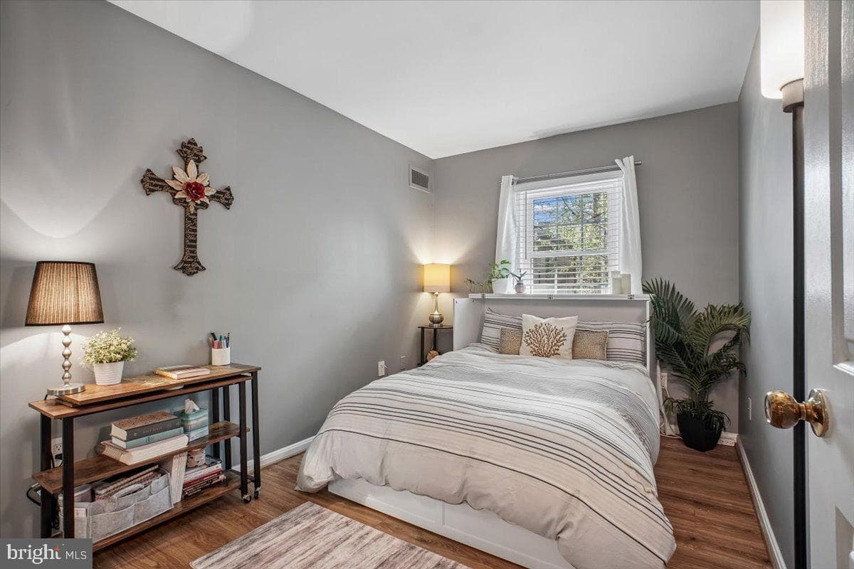 1014 N Royal Street photo 16