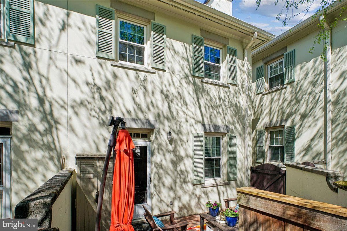 1014 N Royal Street photo 3