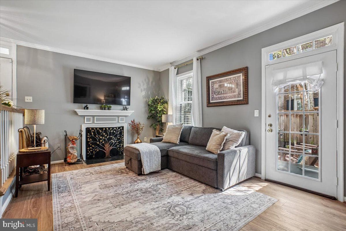 1014 N Royal Street photo 7
