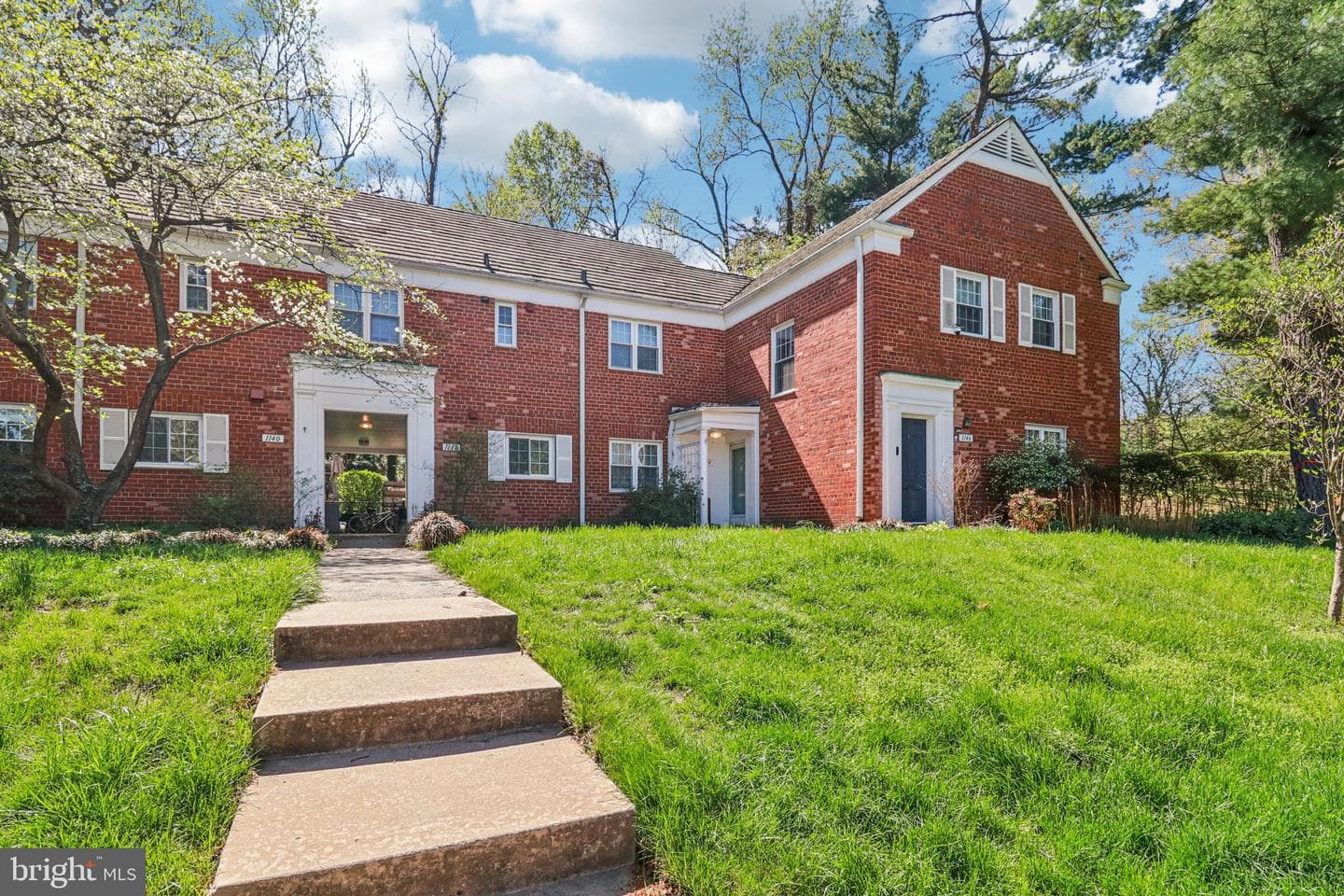 1144 Valley Drive