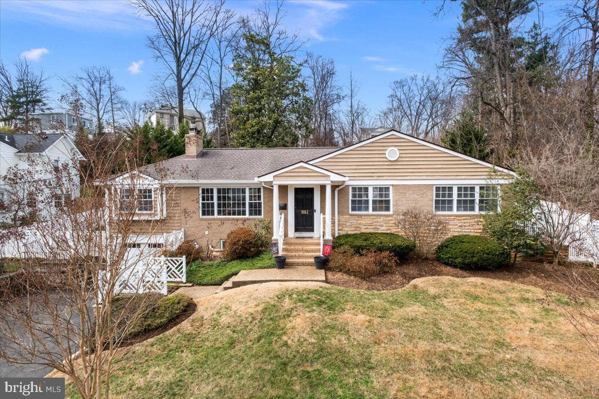 3012 Russell Road photo 2