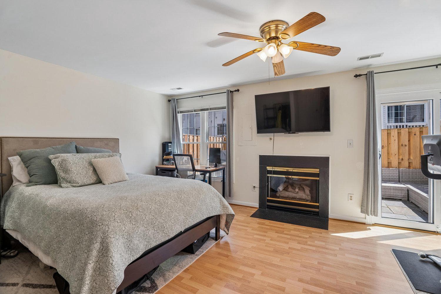 3919 Charles Avenue photo 40