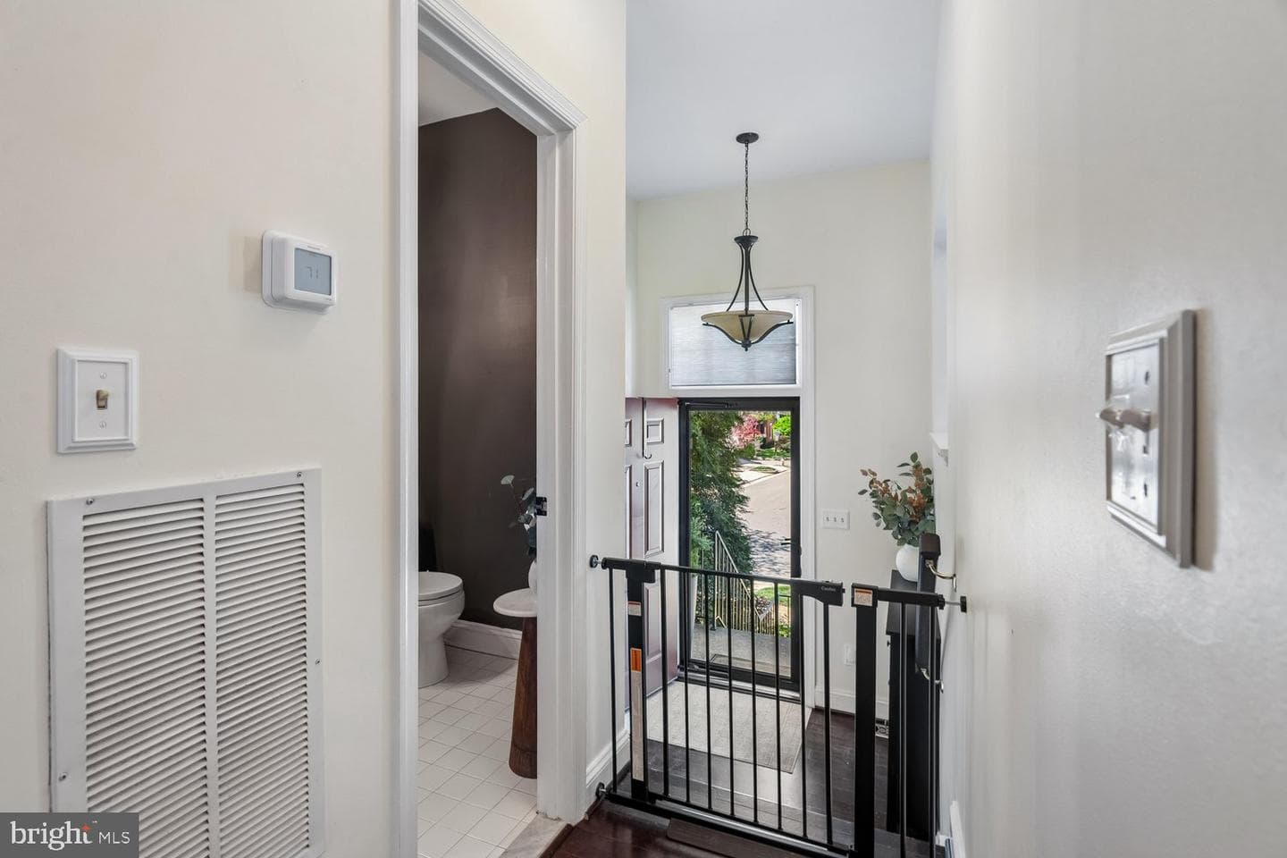 3919 Charles Avenue photo 5