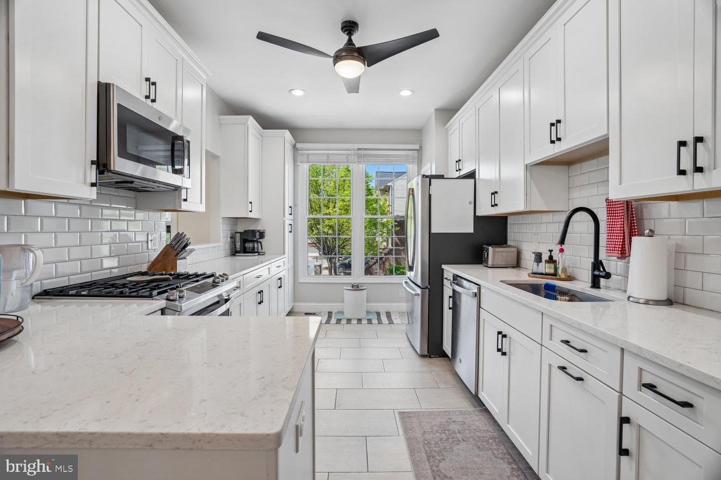 3919 Charles Avenue photo 6