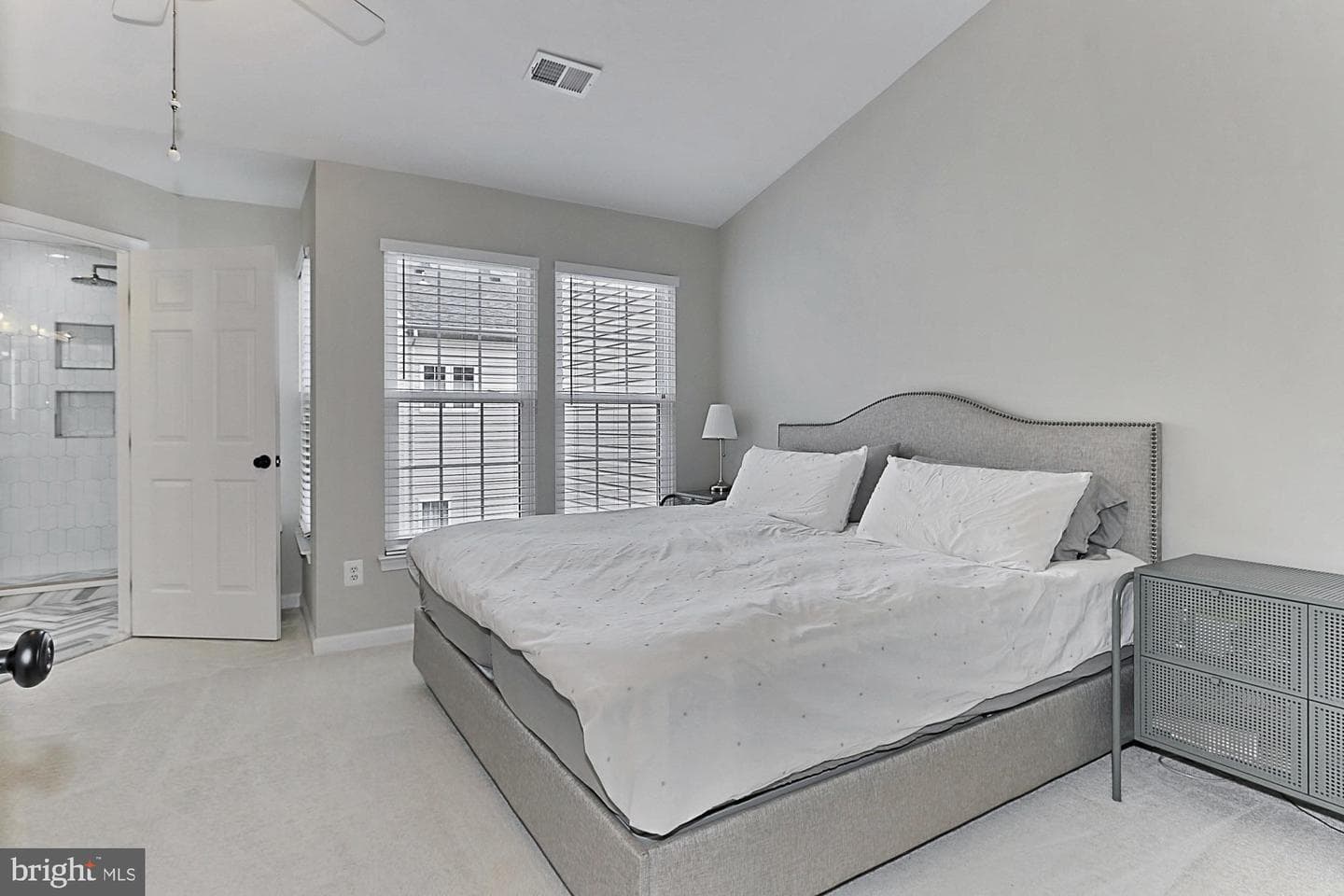 5011 Waple Lane photo 23