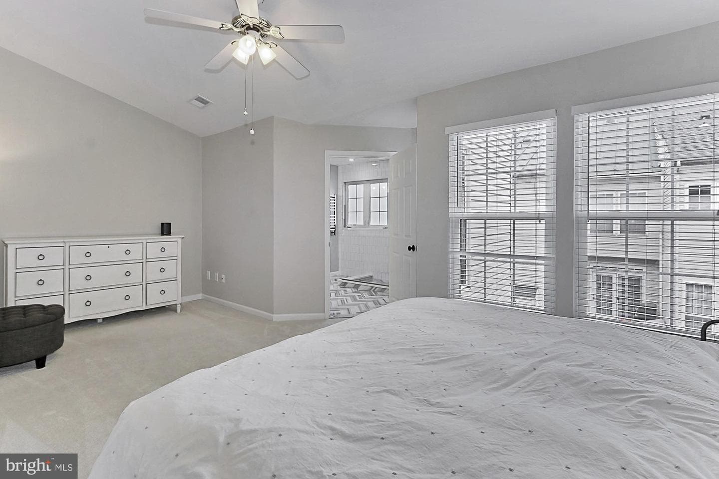 5011 Waple Lane photo 26