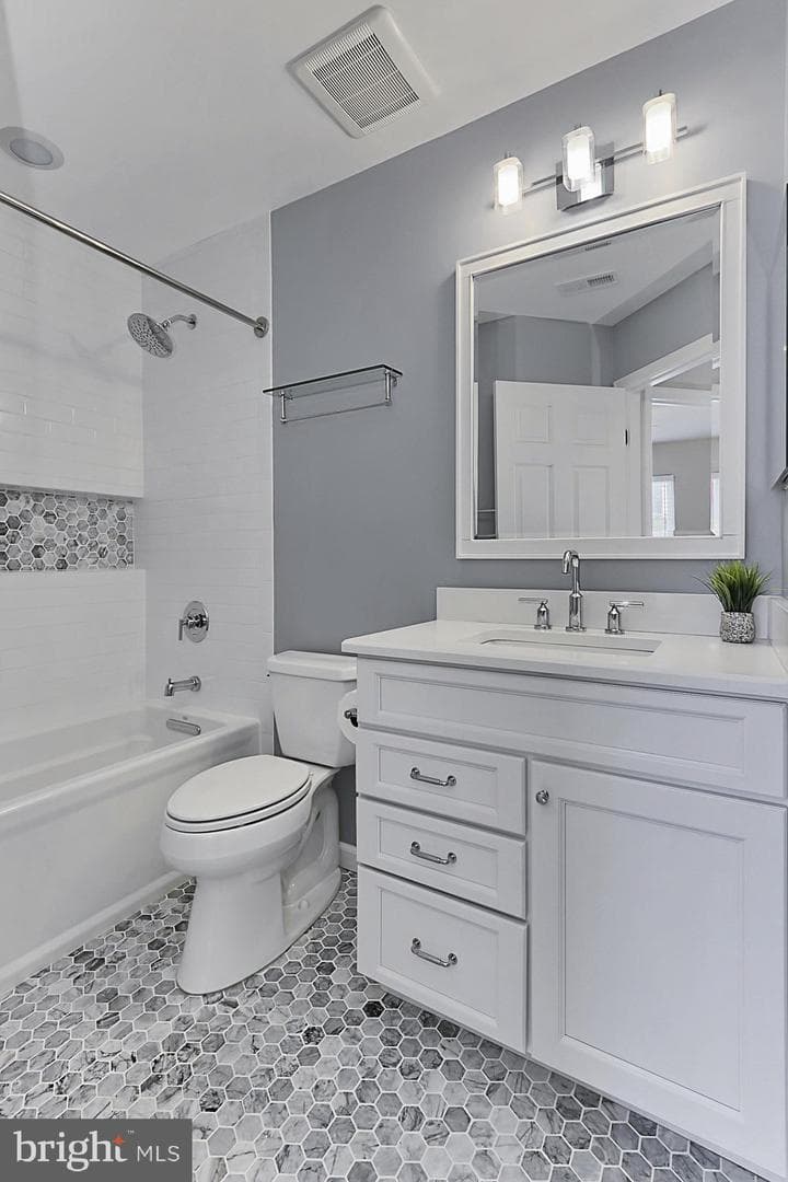 5011 Waple Lane photo 33