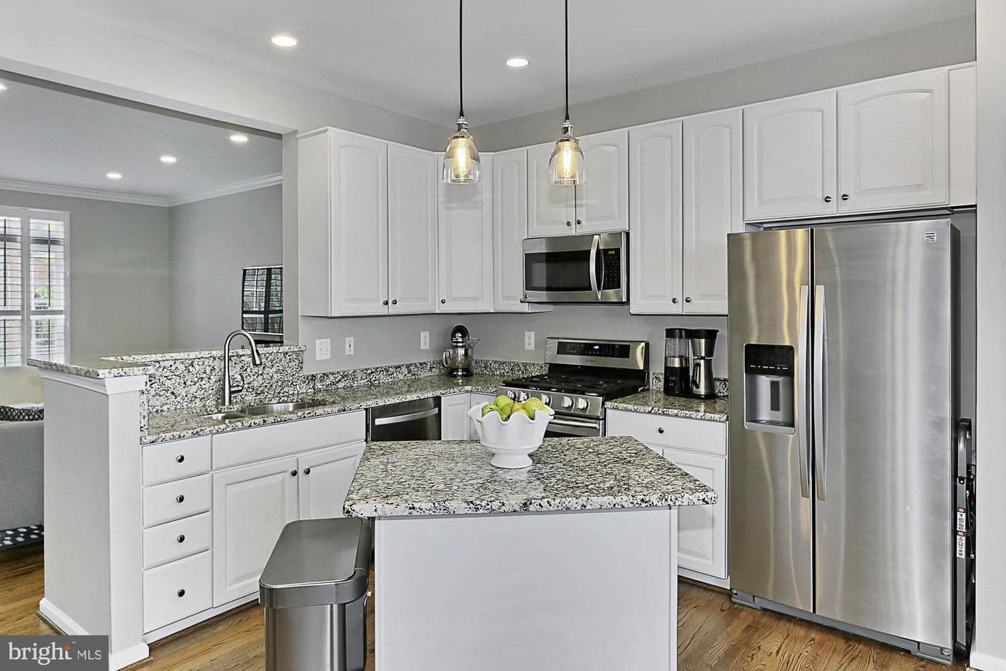 5011 Waple Lane photo 9