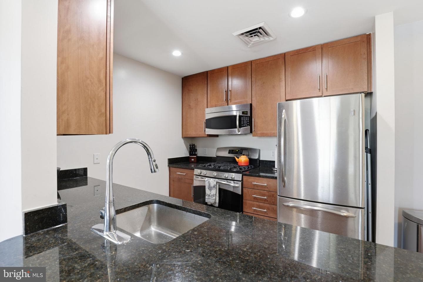 1111 Oronoco Street #225 photo 4