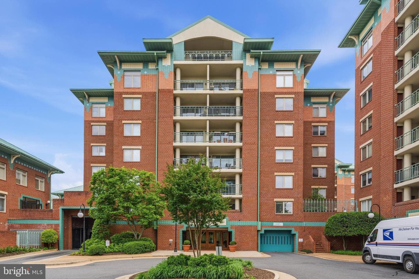 545 E Braddock Road #304 photo 2