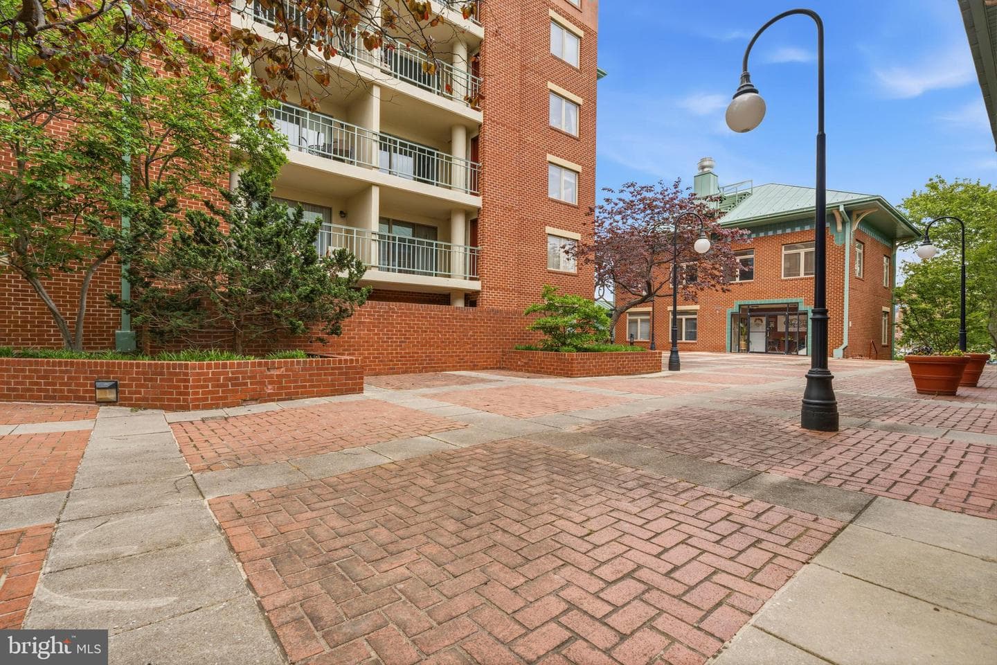 545 E Braddock Road #304 photo 26