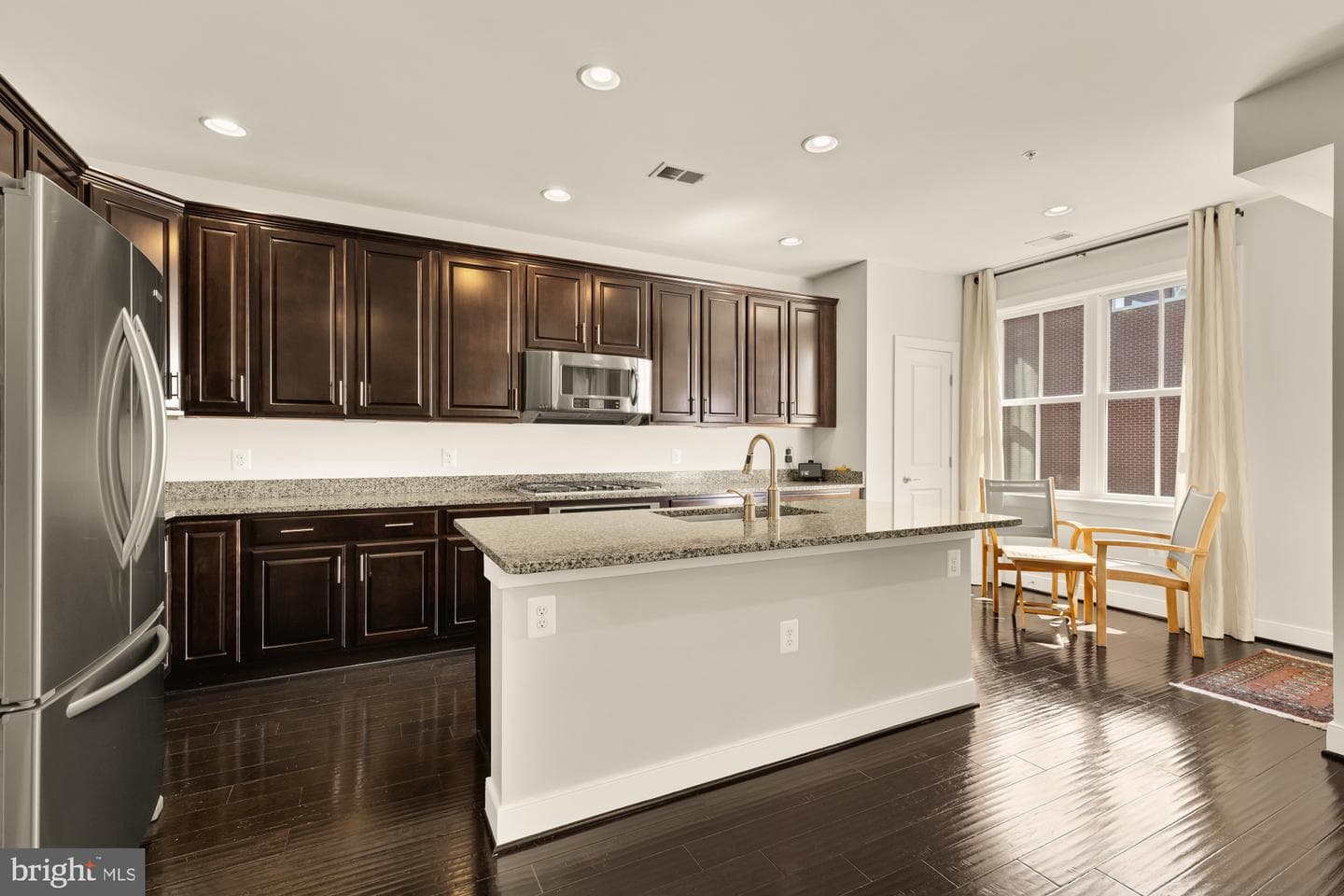 619 Mckenzie Avenue #102 photo 11