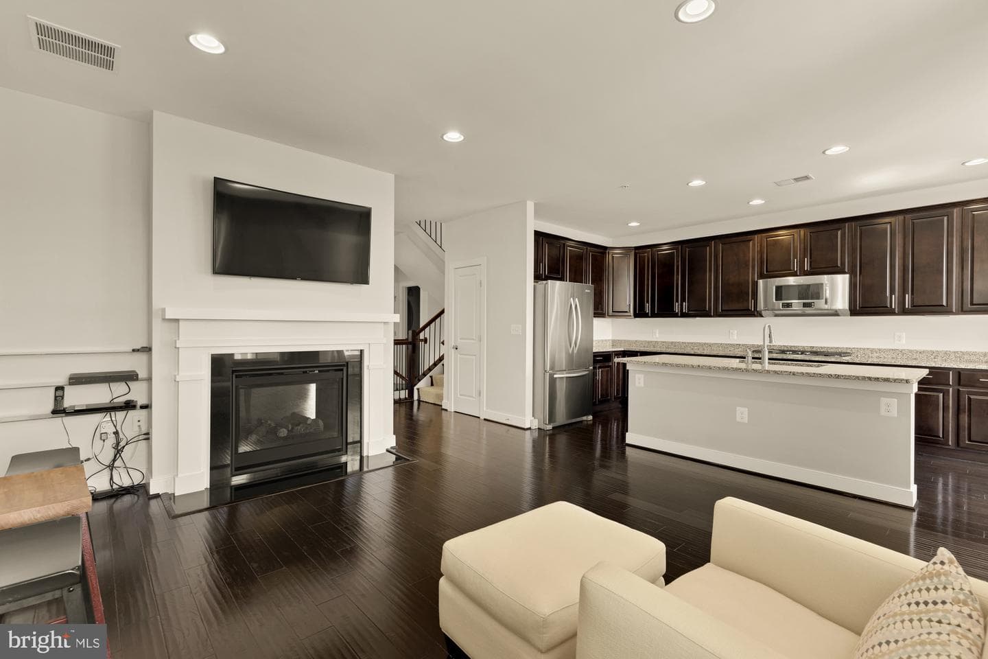 619 Mckenzie Avenue #102 photo 17