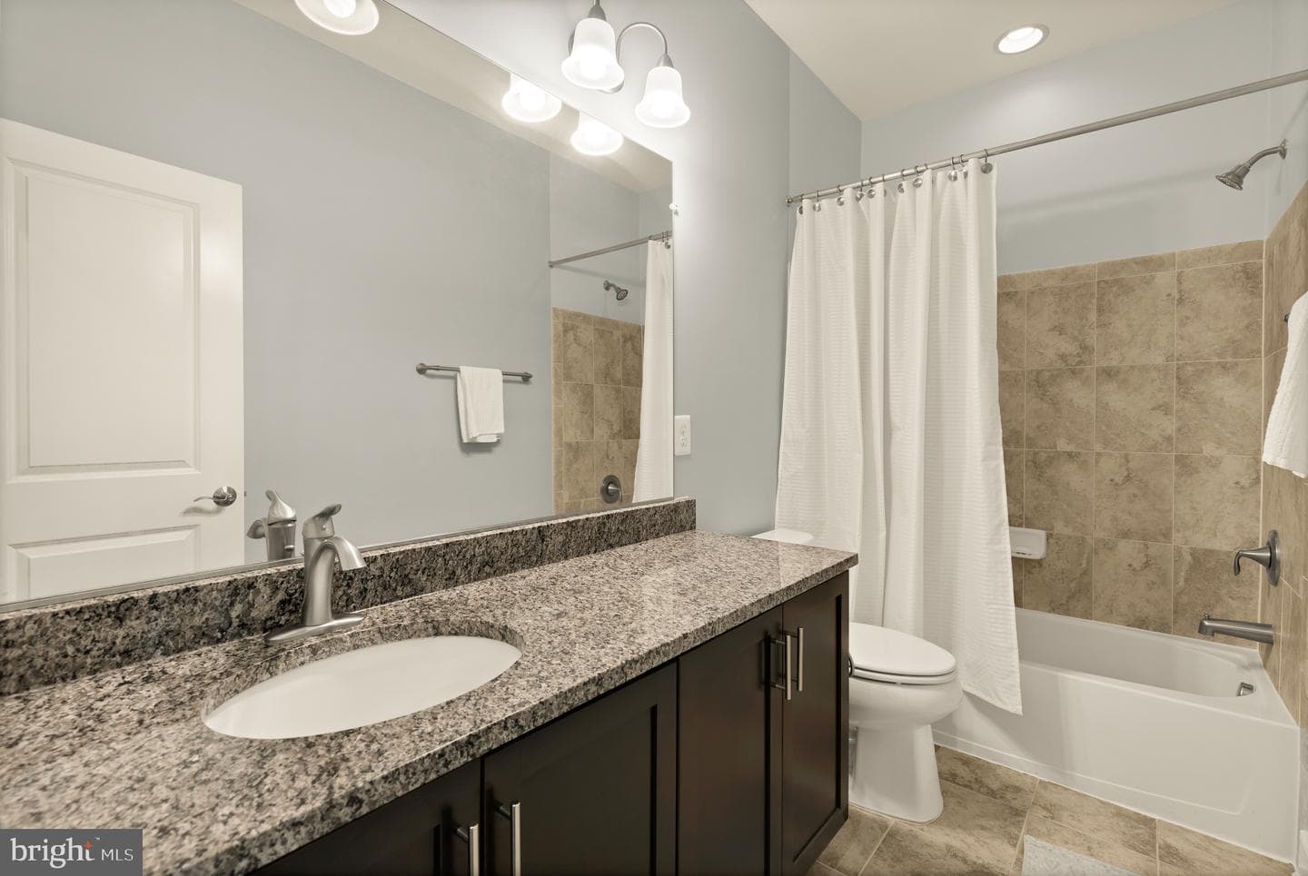 619 Mckenzie Avenue #102 photo 30
