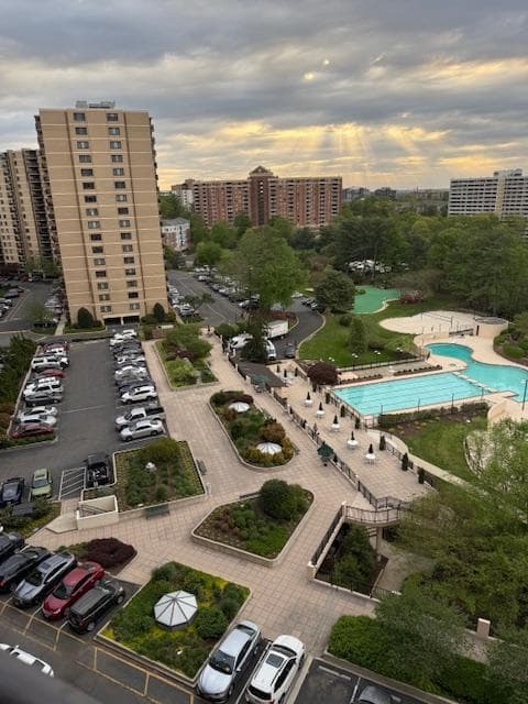 203 Yoakum Pkwy # 1209 photo 1
