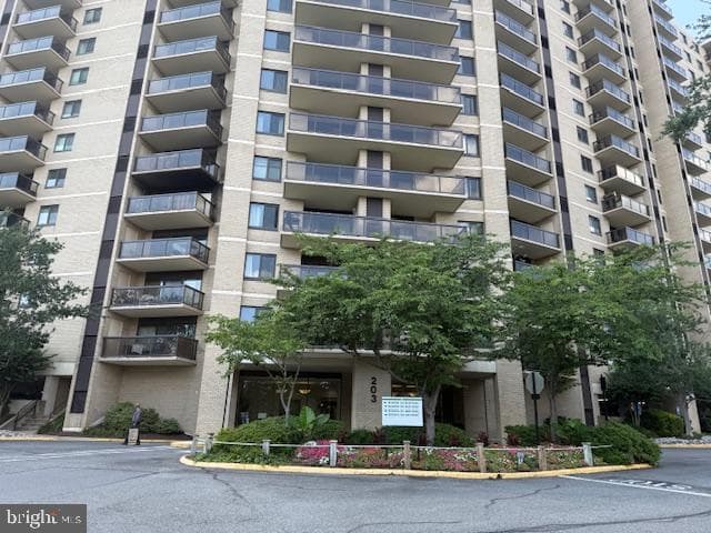 203 Yoakum Pkwy # 1209 photo 56