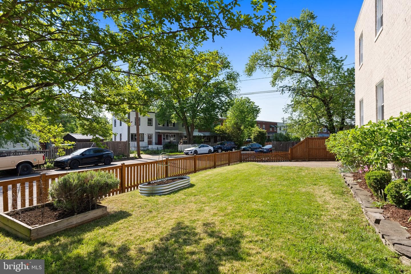 513 E Bellefonte Avenue photo 42