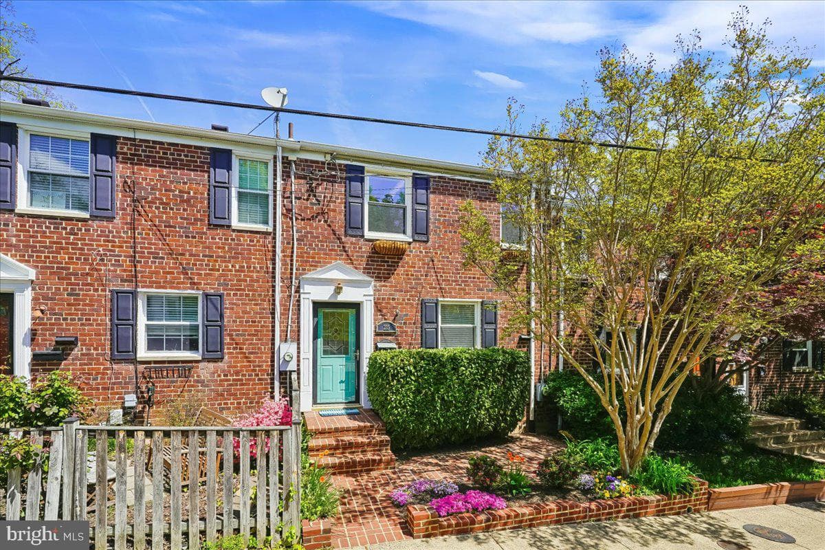 215 Burgess Avenue photo 1