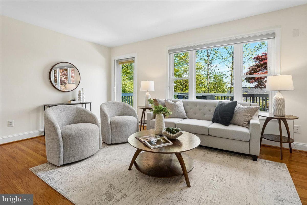 215 Burgess Avenue photo 4