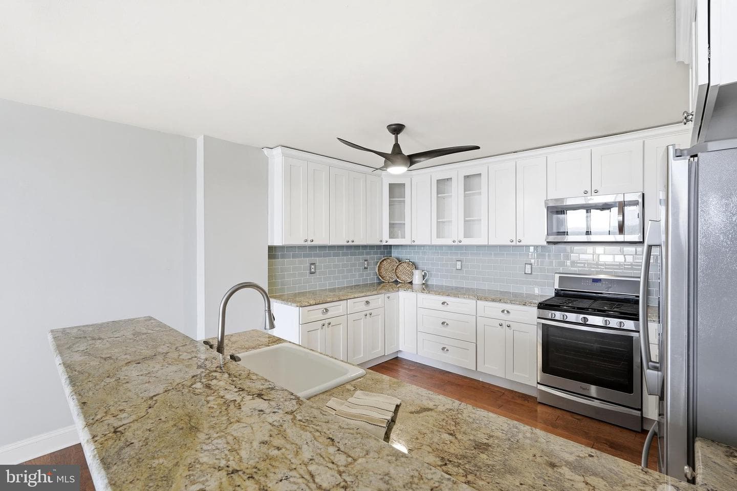 801 N Pitt Street #803 photo 22