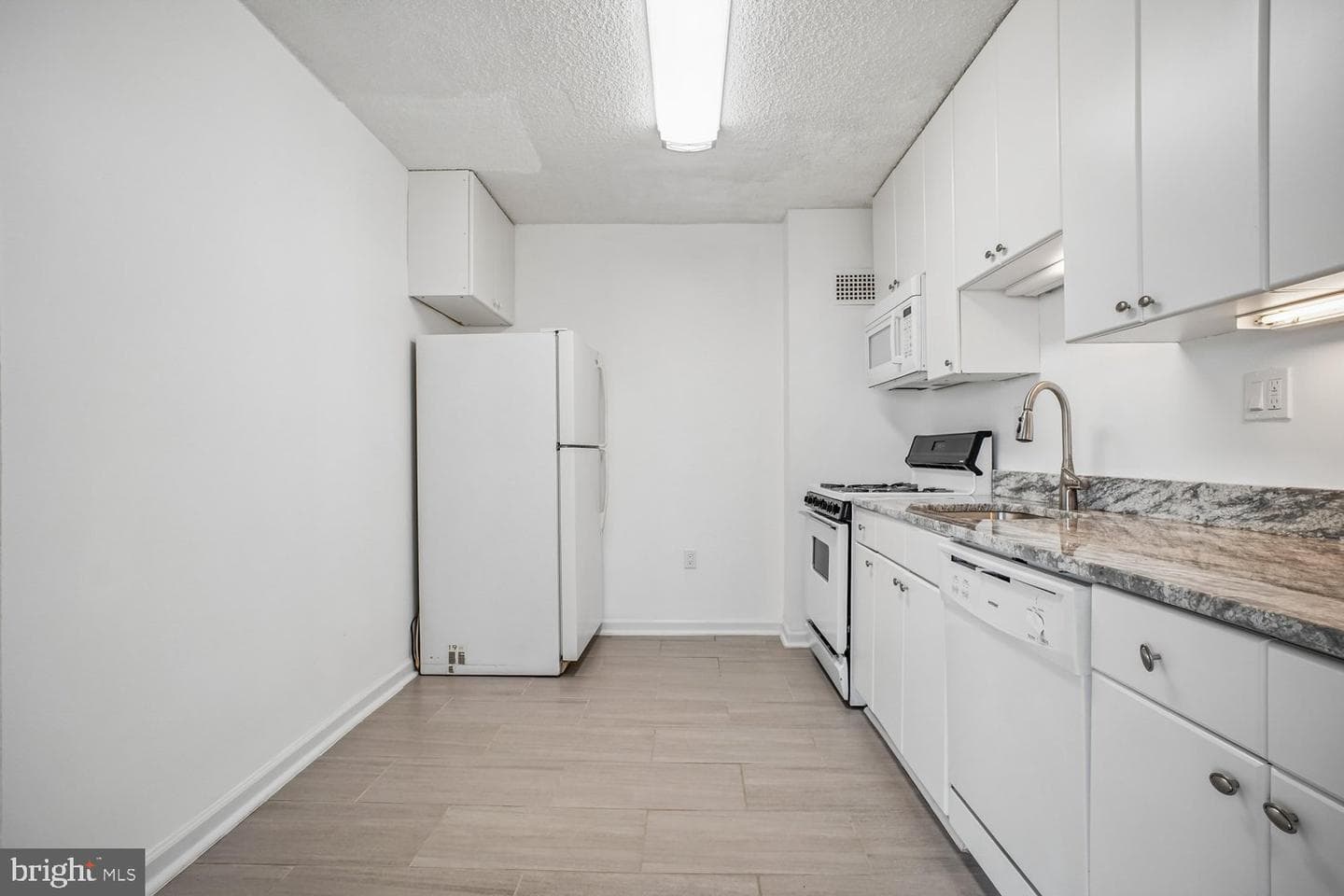 1225 Martha Custis Drive #811 photo 15
